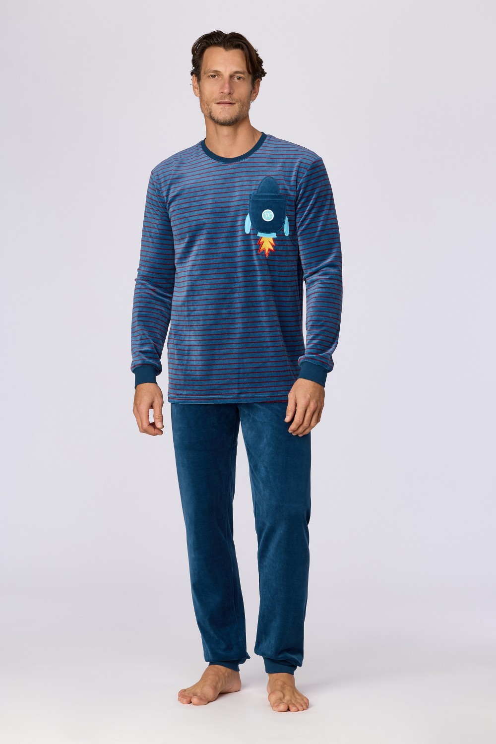 Blauw-bordeaux gestreepte pyjama van velours