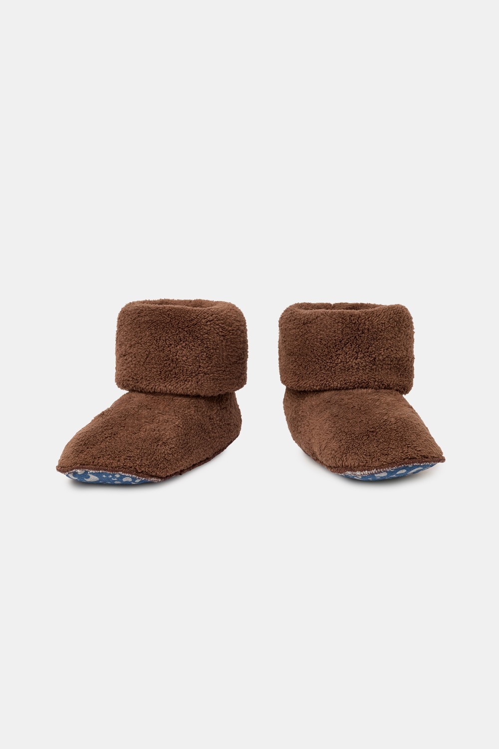 Bruine pantoffels van zachte teddystof