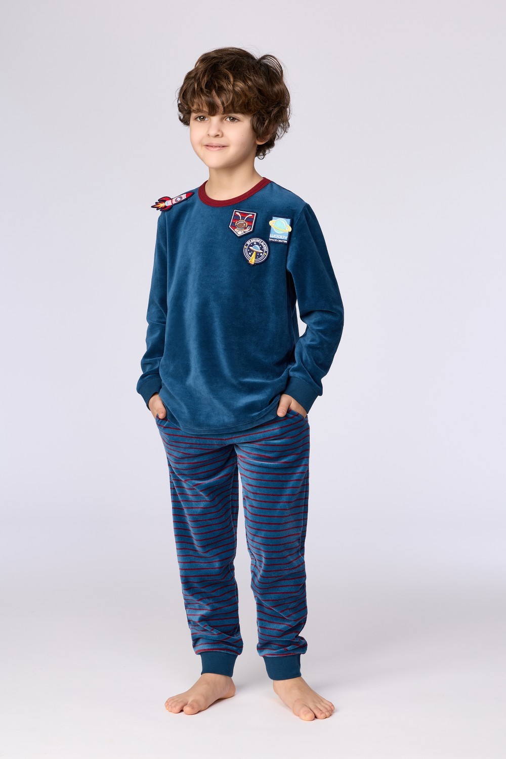 Rood-blauwe pyjama van velours